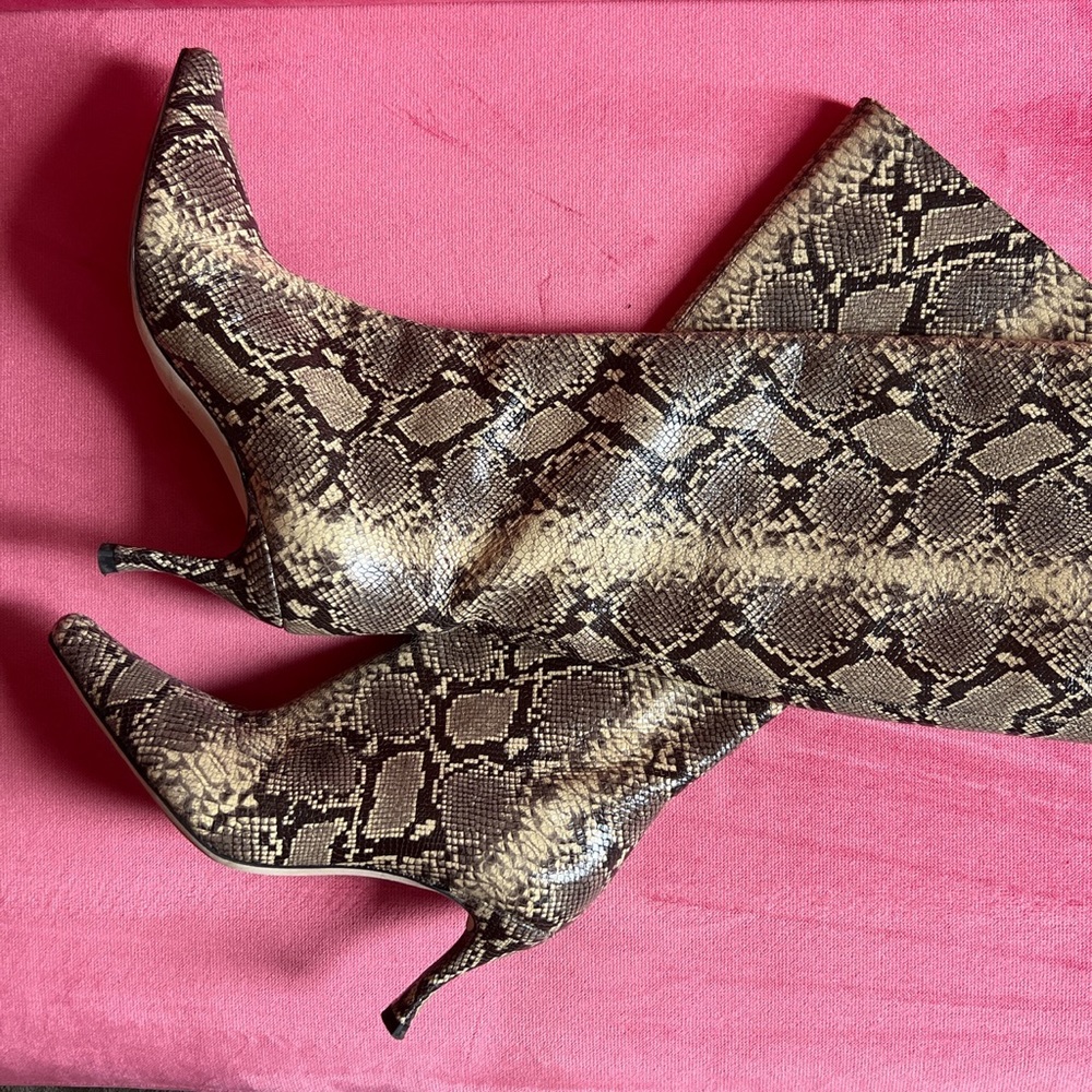 STEVIE 42 MOCHA SNAKE PRINT LEATHER